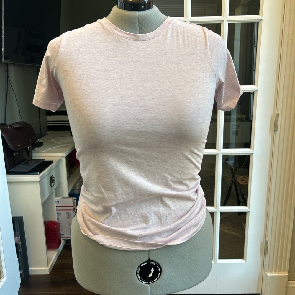 Lands’ End medium pink tee